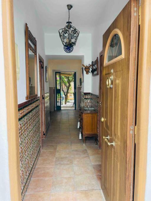 Charming 4 Bedroom Village Home With Patio ميخاس المظهر الخارجي الصورة